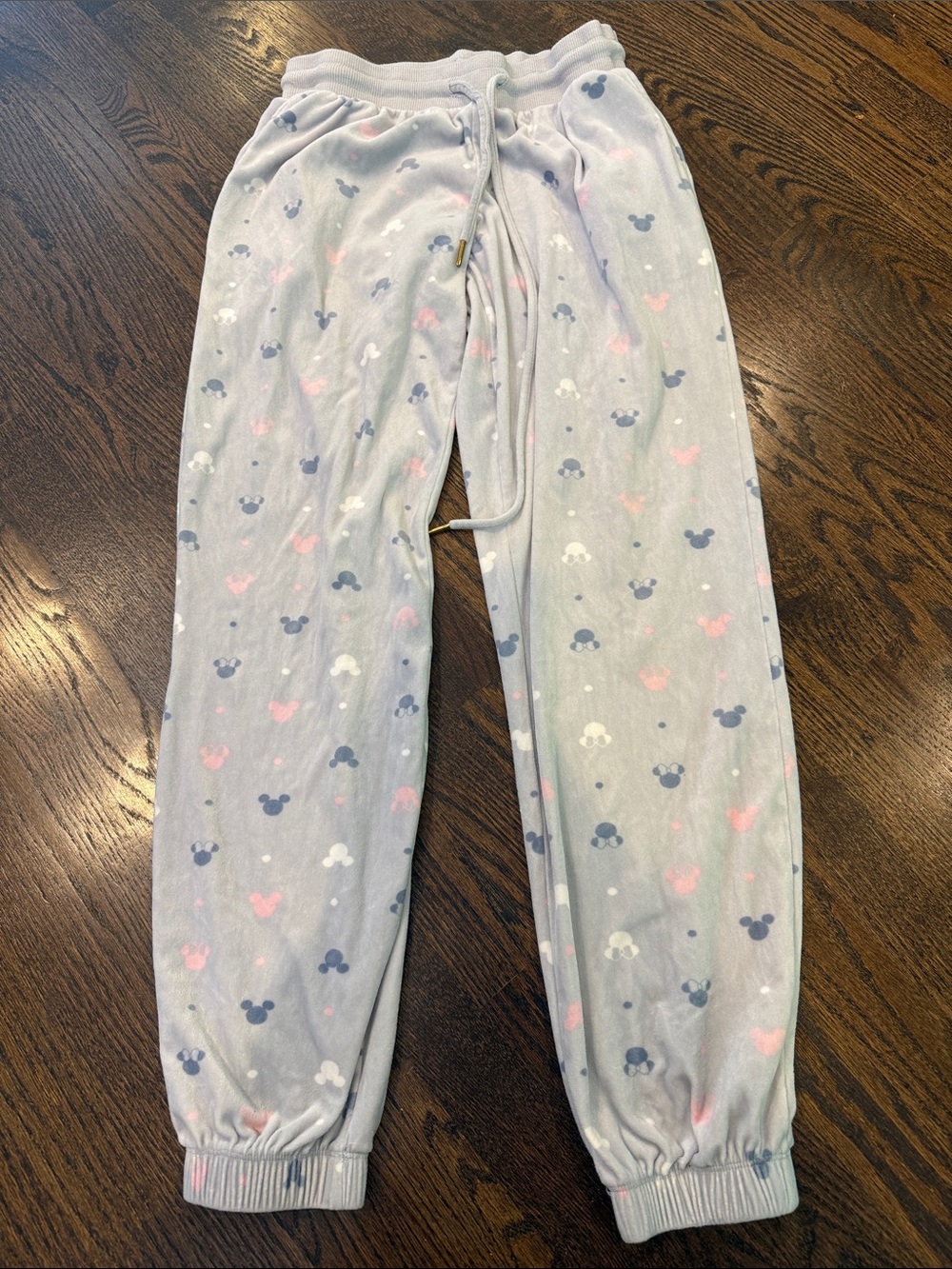 Woman’s small Disney  Light Gray Mickey Print Pajama Pant with pockets cozy
